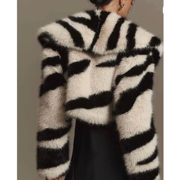 Avec Les Filles Faux Fur Cropped Jacket - Coat - Picture 4 of 11